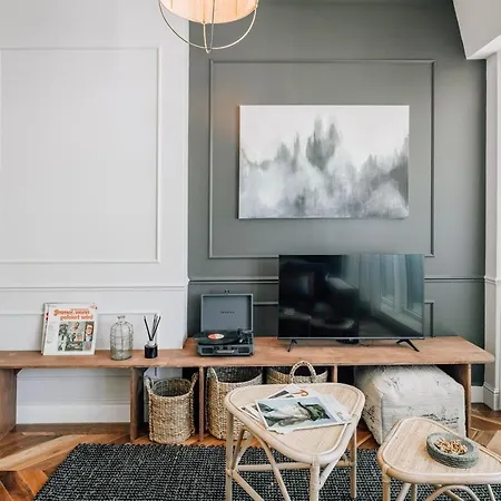 Apartment Brulle - 2 Bedrooms, Gym And Pool In Arroios Lisbon