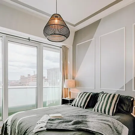 Brulle - 2 Bedrooms, Gym And Pool In Arroios