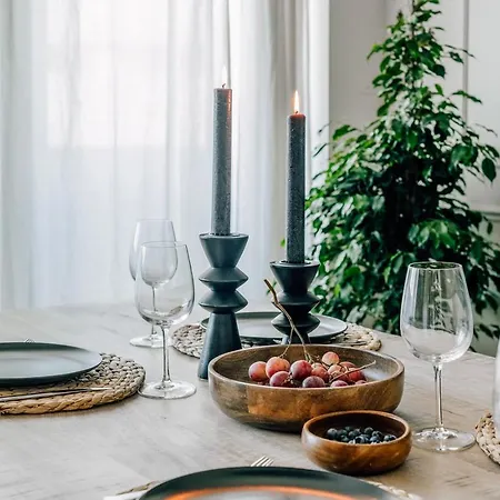 Brulle - 2 Bedrooms, Gym And Pool In Arroios Apartment